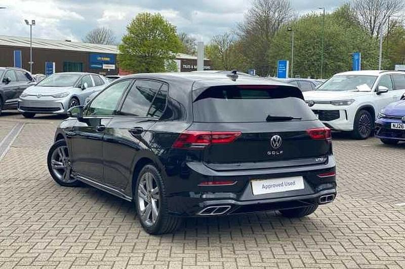 Begagnad VW Golf VIII 150 HK (110 kW) 2024