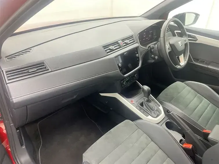Begagnad Seat Arona XCELLENCE Lux 115 HK (84 kW) 2020 Röd SUV