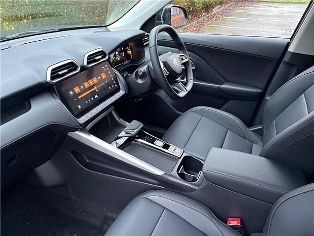 New MG ZS Trophy 196 HP (144 kW) 2026 Metallic  black pearl SUV