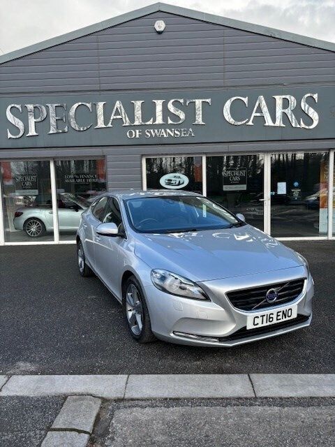 Silver Used 2016 Volvo V40 SE Lux Estate | £9,995 (Fair price) - Image 1/4