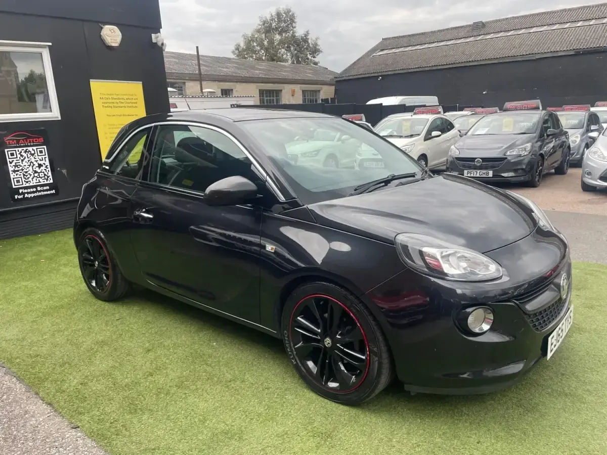 Begagnad Vauxhall Adam Glam 70 HK (51 kW) 2015 Svart Halvkombi