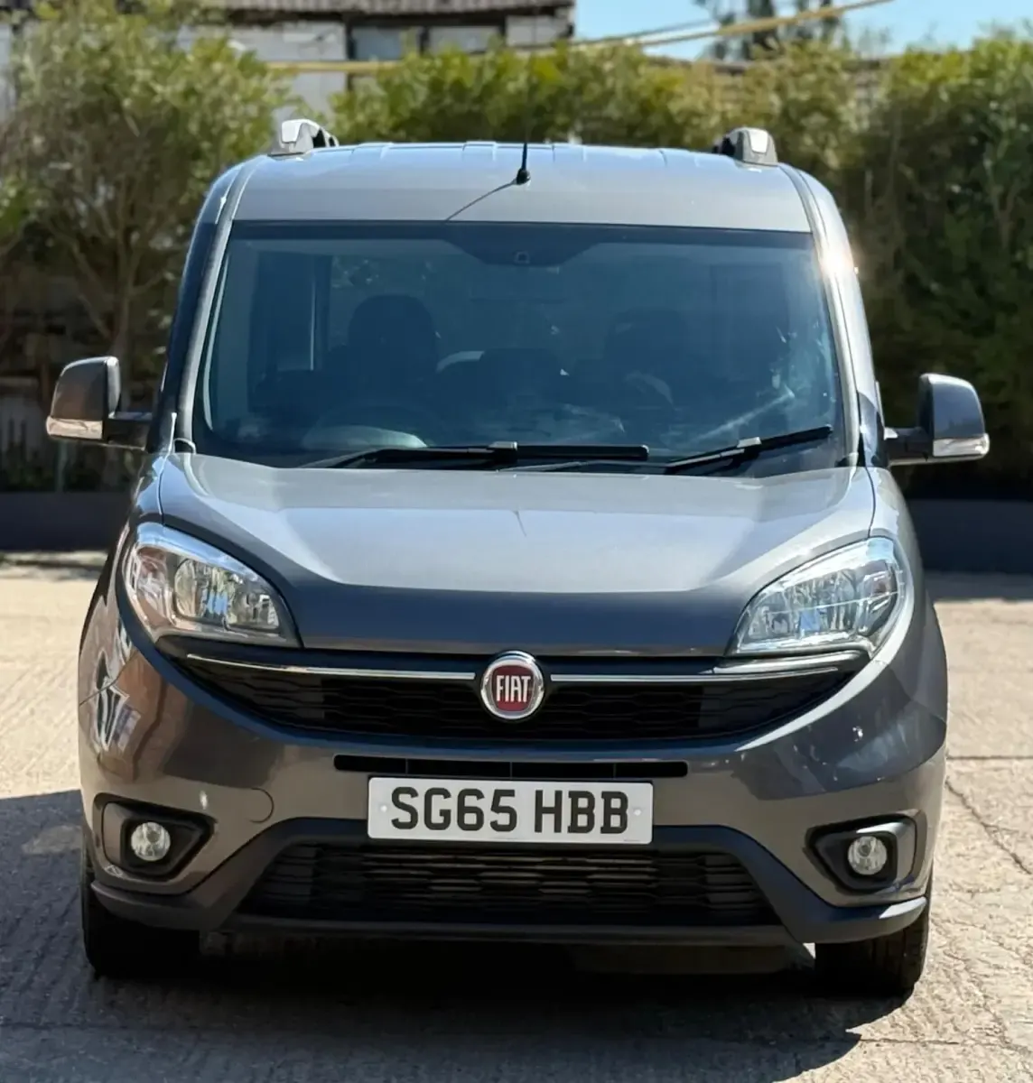 Käytetty Fiat Doblò Easy 105 HP (77 kW) 2015 Harmaa Tila-auto