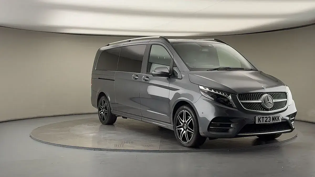 Usado Mercedes V300 AMG line 237 HP (174 kW) 2023 Monovolume