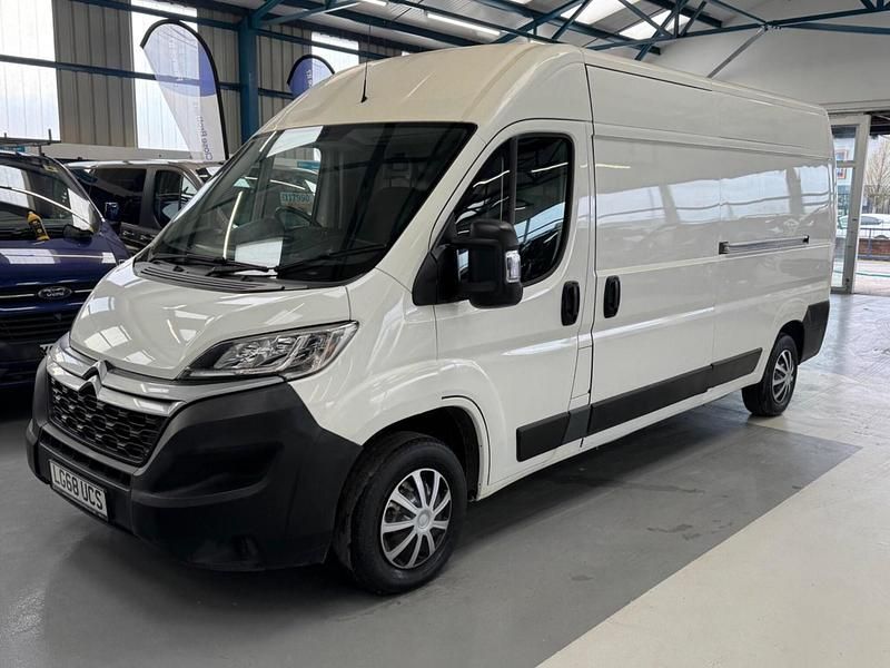 Usado Citroën Relay 130 HP (95 kW) 2018 Branco Van