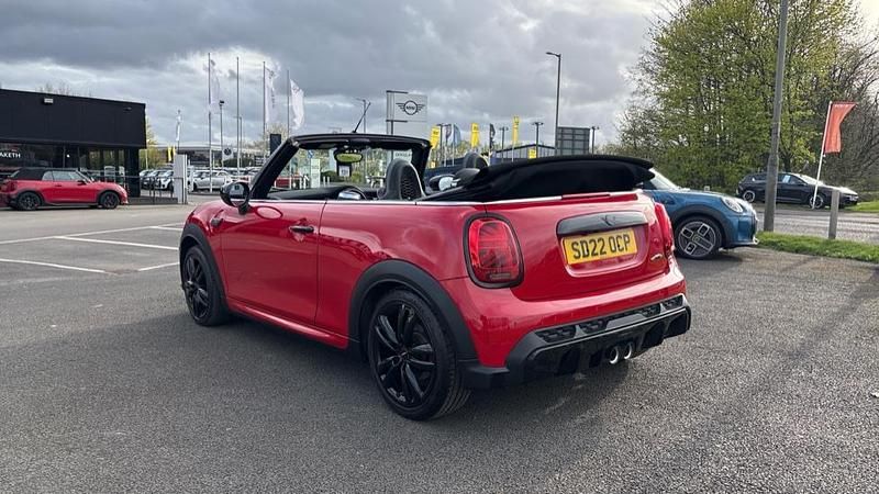 Used Mini John Cooper Works 228 HP (167 kW) 2022 Red Hatchback