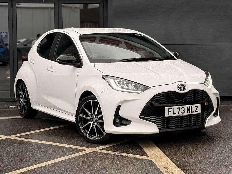White Used 2023 Toyota Yaris Hybrid Sport Hatchback | £20,000 (A bit pricey) - Image 1/4