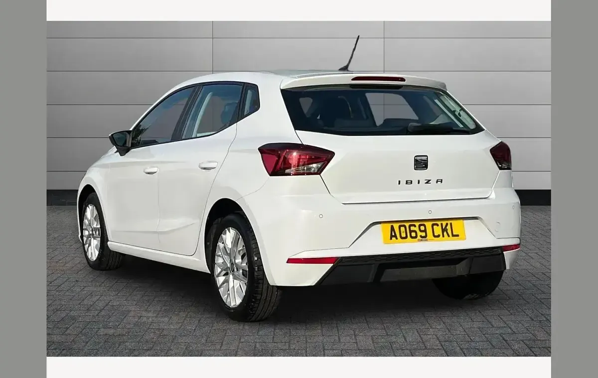 Used Seat Ibiza SE Technology 80 HP (58 kW) 2019 Nevada white Hatchback