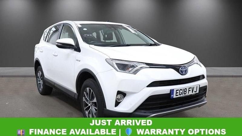 Used Toyota RAV4 197 HP (144 kW) 2018 White SUV