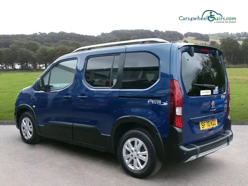 Gebraucht Peugeot Rifter 131 PS (96 kW) 2021 Blau Van / Kleinbus