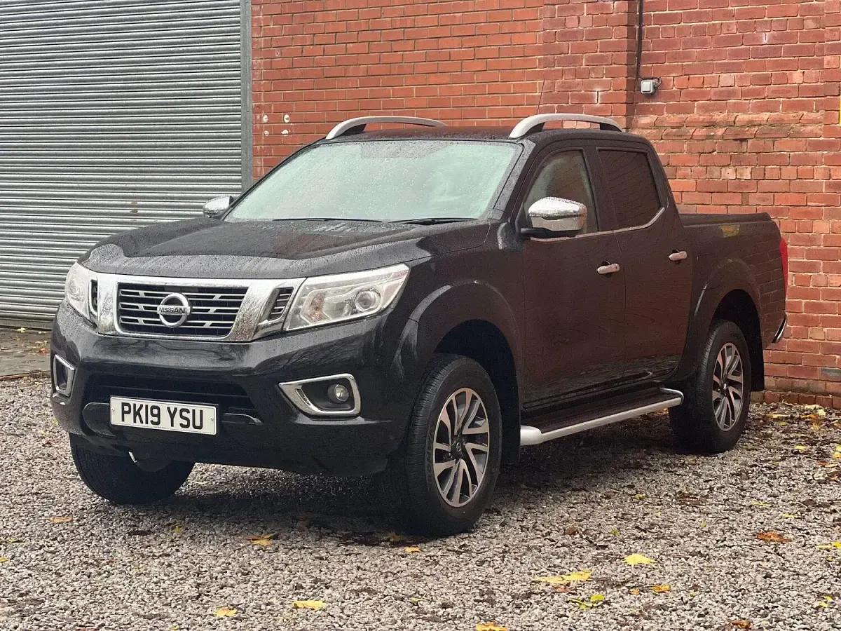 Used Nissan Navara Tekna 190 HP (139 kW) 2019 Black Pickup