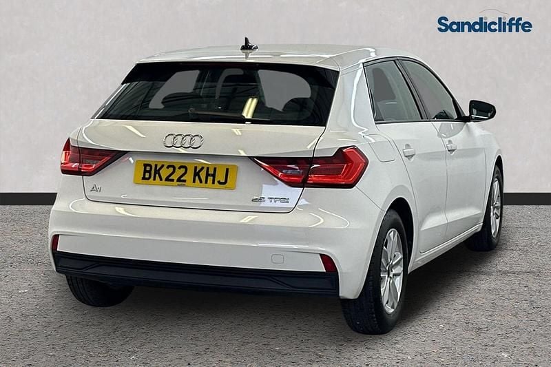 Used Audi A1 Business 95 HP (69 kW) 2022 White SUV