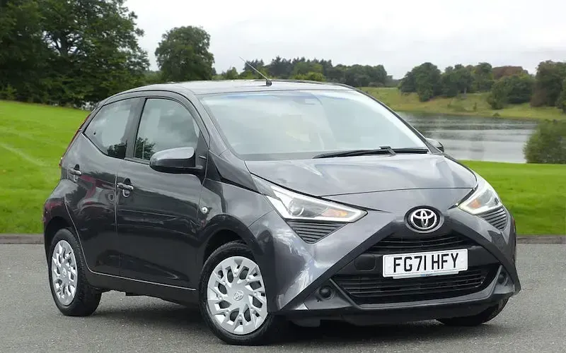 Used Toyota Aygo X-play 72 HP (52 kW) 2021 Hatchback