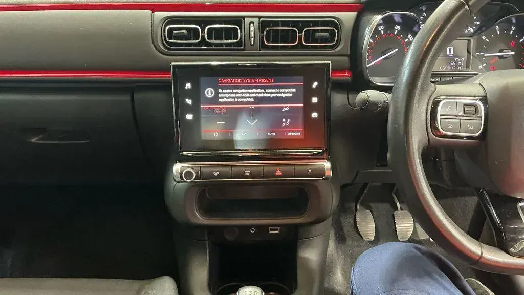 Used Citroën C3 Feel 80 HP (58 kW) 2018 White Hatchback