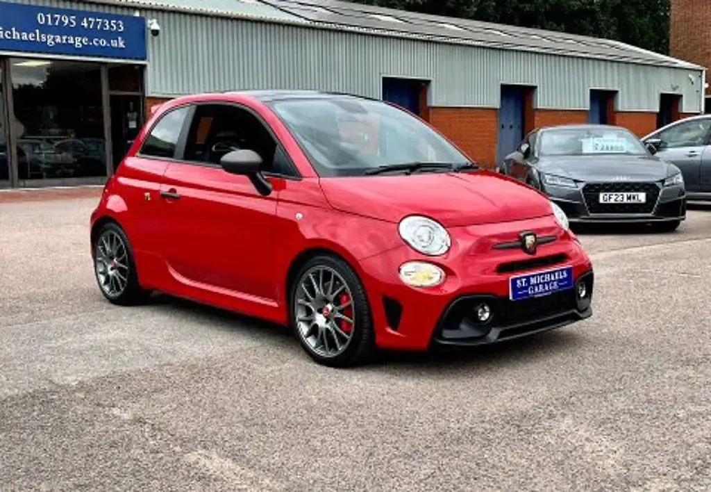 Used Abarth 695 180 HP (132 kW) 2022 Red Hatchback