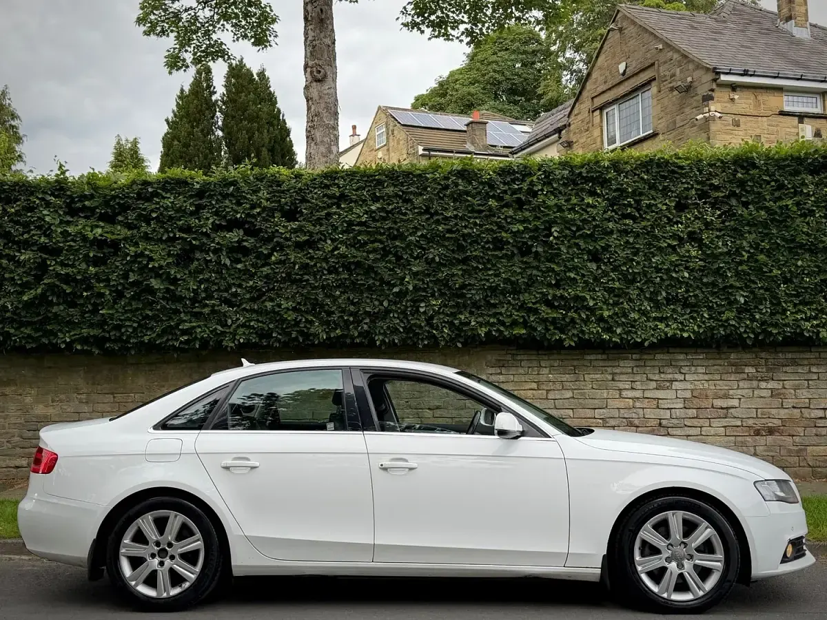 Used Audi A4 Design 136 HP (100 kW) 2010 White Sedan