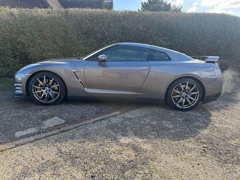 Used Nissan GT-R Premium Edition 550 HP (404 kW) 2013 Grey Coupe