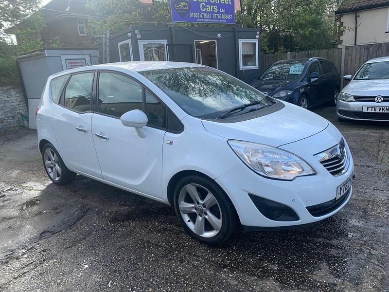 Second-hand Vauxhall Meriva 2013 Alb Monovolum
