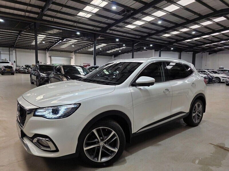 White Used 2021 MG HS Excite SUV | £13,440 (Fair price) - Image 1/4