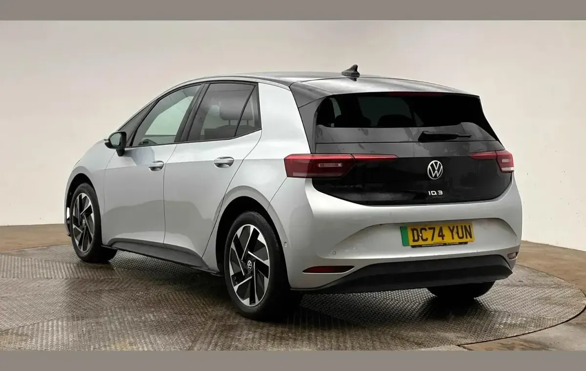Begagnad VW ID.3 Pro 150 kW (204 HK) 2024 Silver Halvkombi