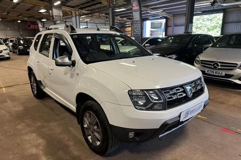 White Used 2018 Dacia Duster Lauréate SUV | £6,990 (Good price) - Image 1/1