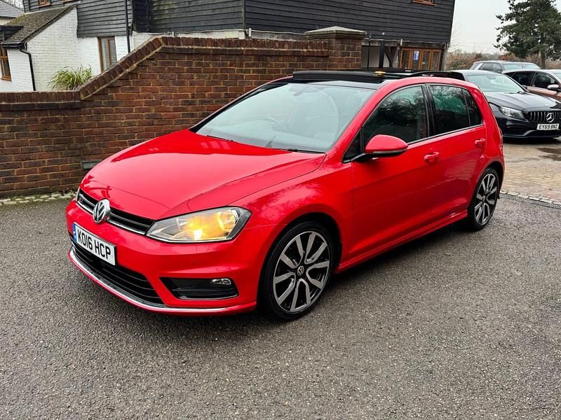 Used VW Golf VII R-line Edition 150 HP (110 kW) 2016 Red Hatchback