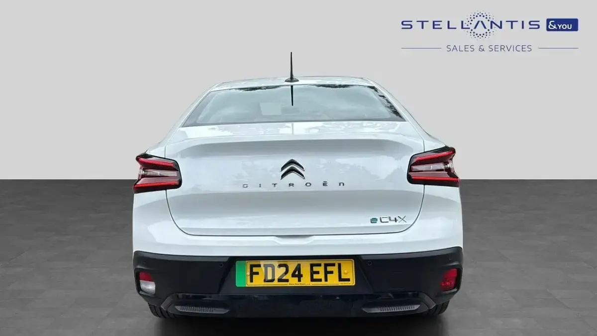 Used Citroën e-C4 98 kW (134 HP) 2024 White SUV