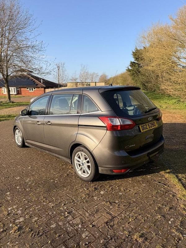 Used Ford Grand C-Max Zetec 120 HP (88 kW) 2016 Grey MPV