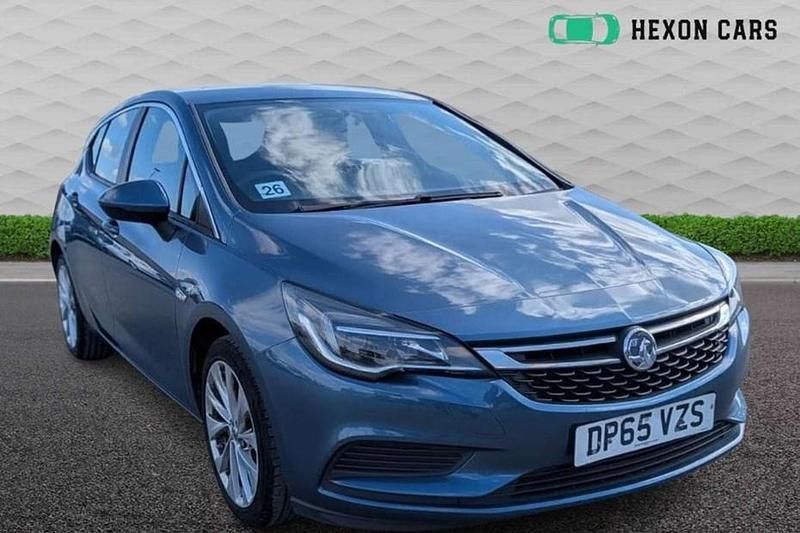 Used Vauxhall Astra Design Edition 105 HP (77 kW) 2015 Blue Hatchback