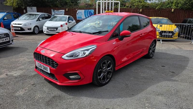 Usado Ford Fiesta ST-Line 140 HP (102 kW) 2018 Vermelho Citadino