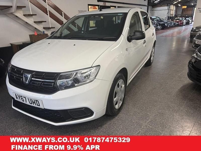 Used Dacia Sandero Ambiance 75 HP (55 kW) 2017 White Hatchback