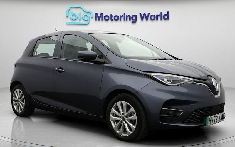 Used 2022 Renault Rapid Version S Hatchback | £10,500 (Good price) - Image 1/4