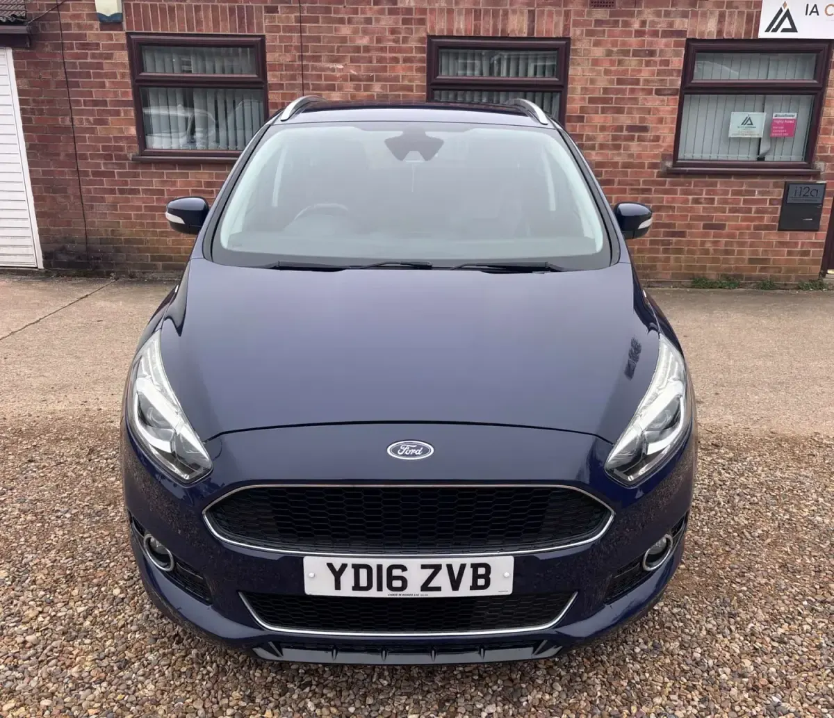 Begagnad Ford S-MAX Sport 150 HK (110 kW) 2016 Blå Minibuss