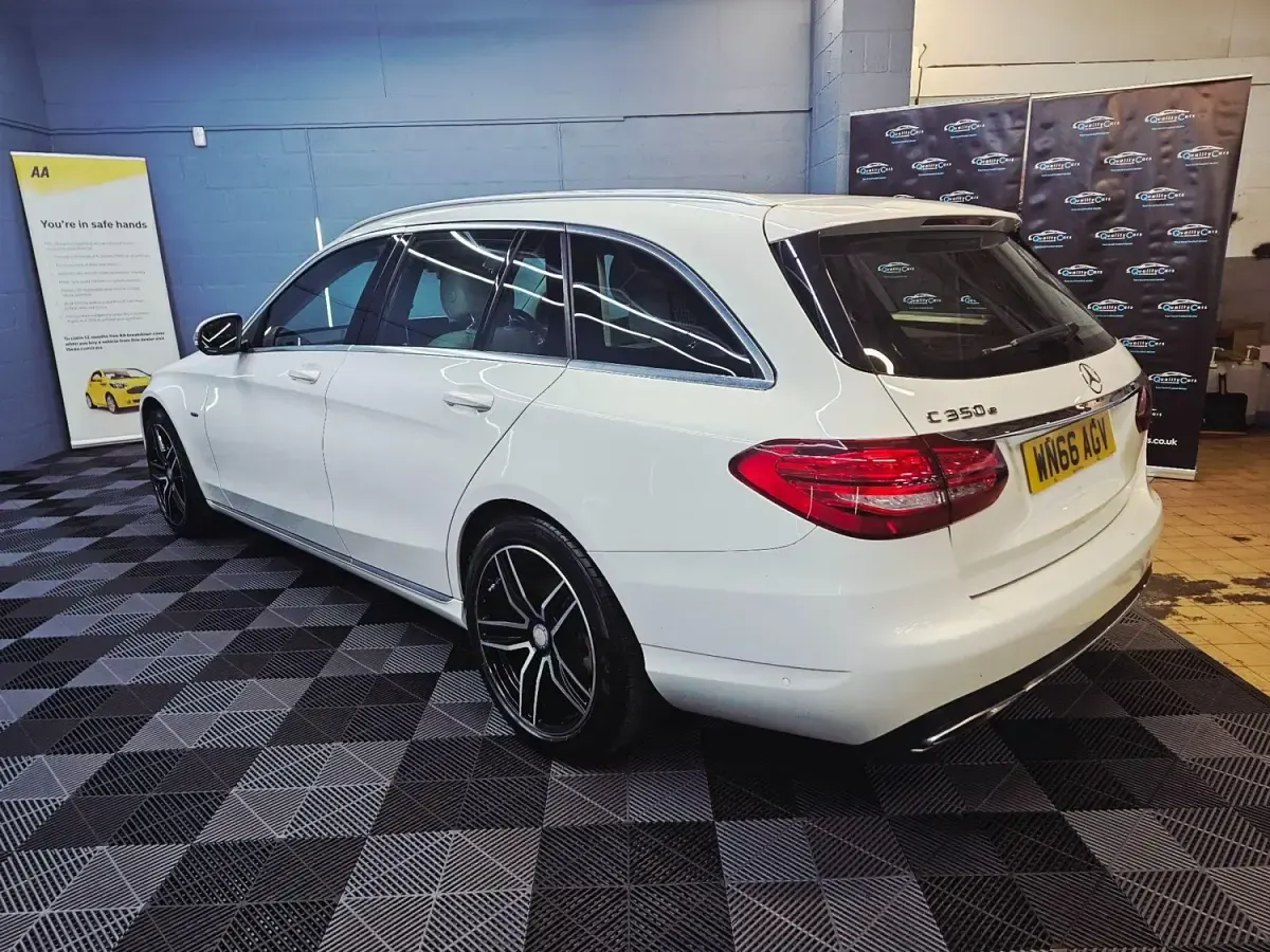 Begagnad Mercedes C350e 2016 Vit Kombi