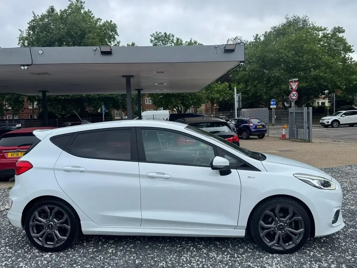 Used Ford Fiesta ST-Line 125 HP (91 kW) 2019 White Hatchback