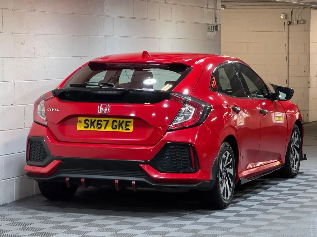 Used Honda Civic SE 2017 Red Hatchback