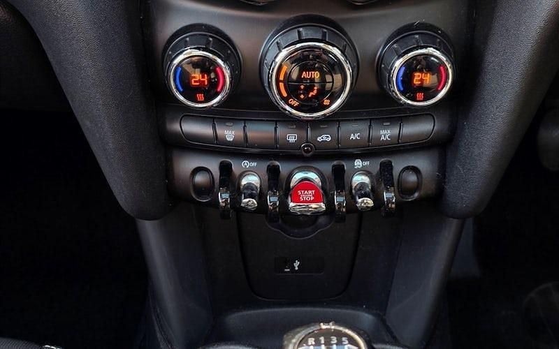 Used Mini Cooper Hatch 136 HP (100 kW) 2018 Blue Hatchback