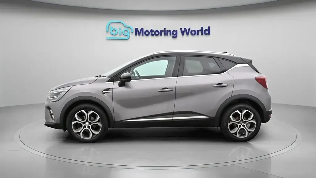 Begagnad Renault Captur Techno 90 HK (66 kW) 2023 Grå SUV