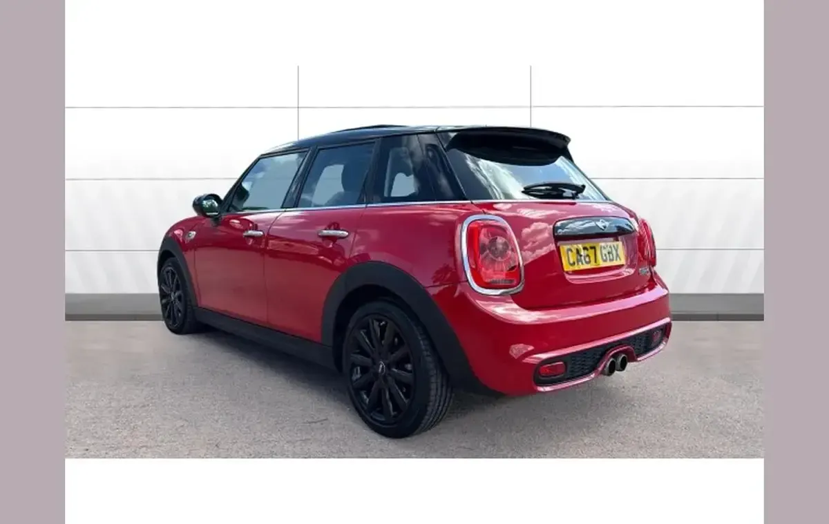 Second-hand Mini Cooper S Chili 192 CP (141 kW) 2017 Roșu Hatchback