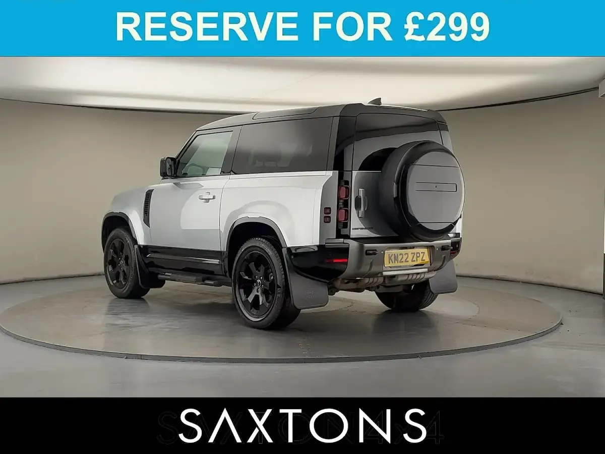 Used Land Rover Defender SE Dynamic 250 HP (183 kW) 2022 Hakuba silver SUV