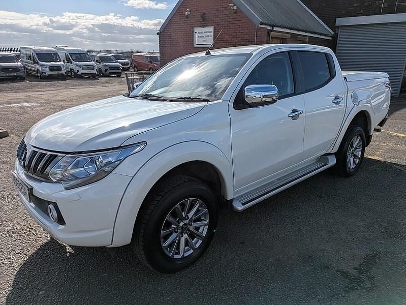 Used Mitsubishi L200 181 HP (133 kW) 2018 White Pickup