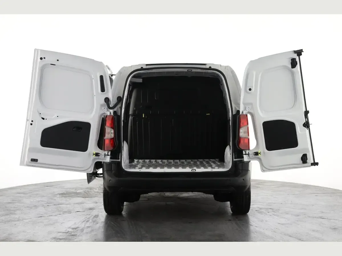 New Citroën Berlingo 100 HP (73 kW) 2026 White MPV