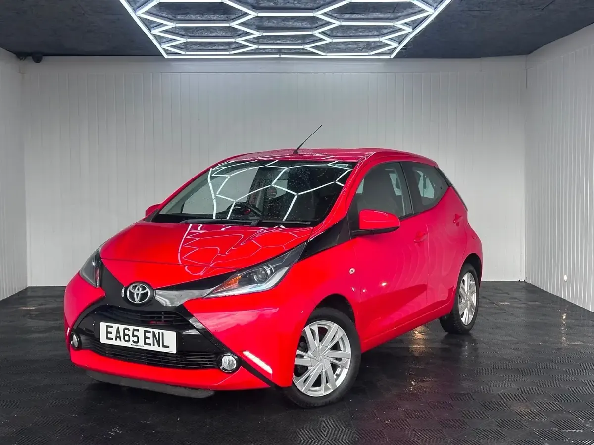 Used Toyota Aygo x-press 2015 Red Hatchback