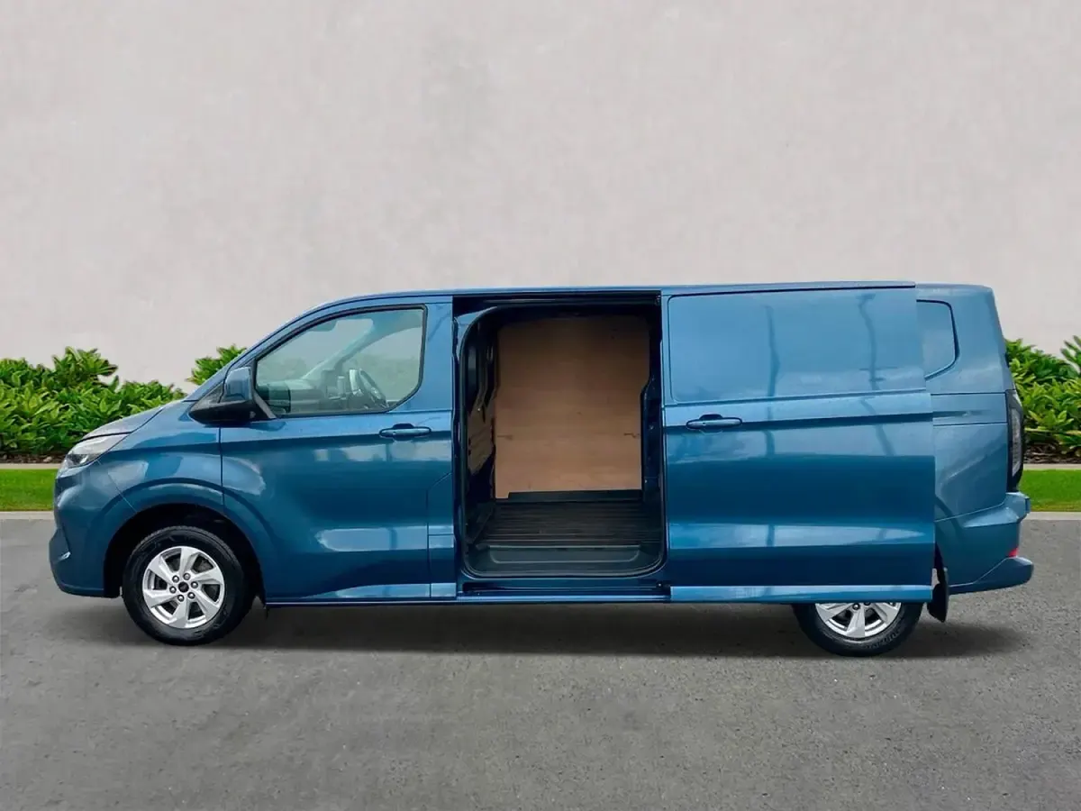Używany Ford Transit Custom Limited 136 KM (100 kW) 2024 Niebieski Van