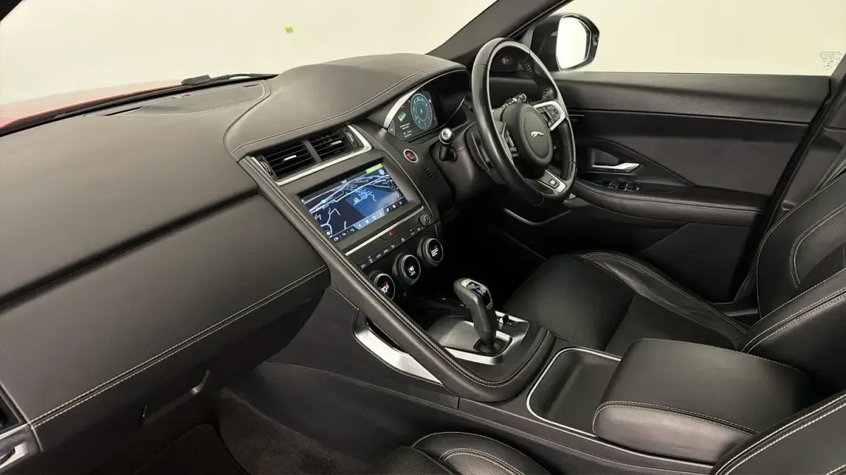 Used Jaguar E-Pace R-Dynamic 200 HP (147 kW) 2019 Firenze red SUV