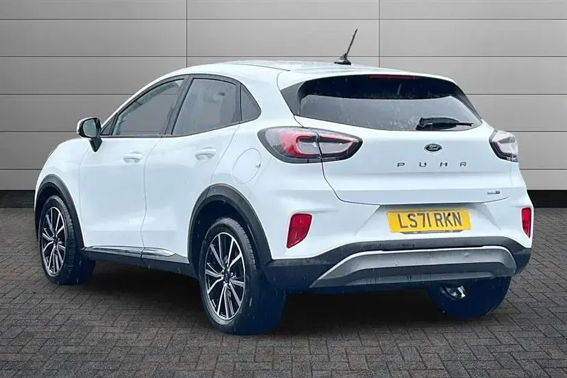 Used Ford Puma Titanium 125 HP (91 kW) 2021 Frozen white SUV
