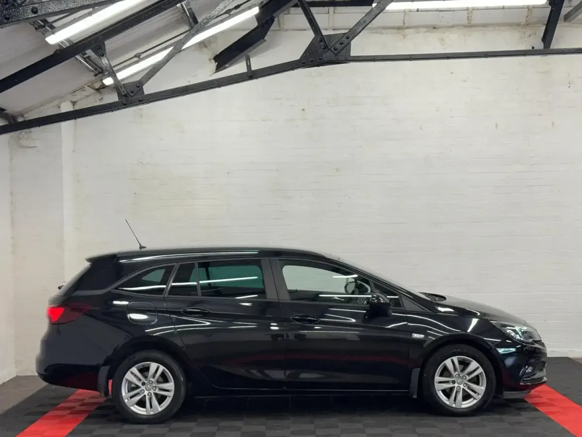 Used Vauxhall Astra Design Edition 2025 Black Estate