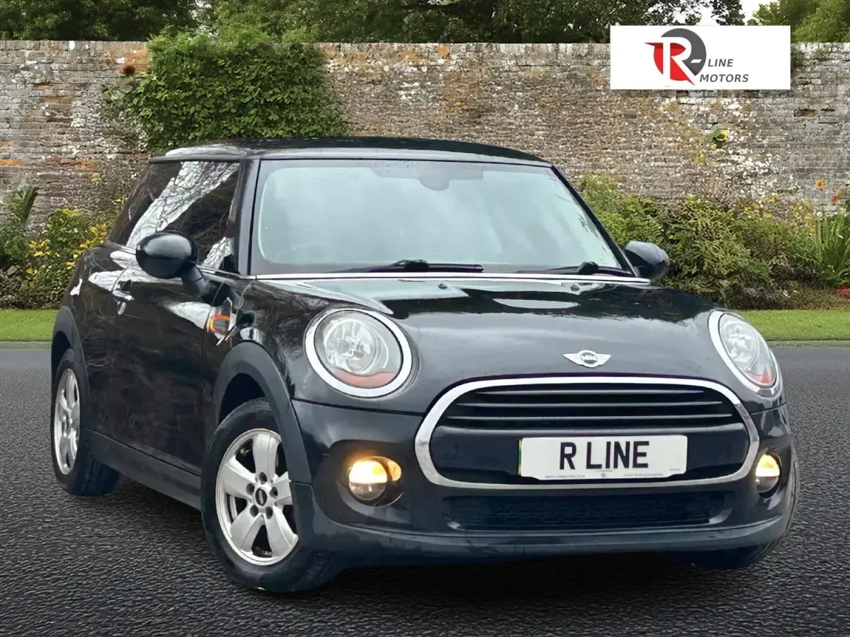 Usado Mini Cooper D Hatch 116 HP (85 kW) 2016 Preto Citadino