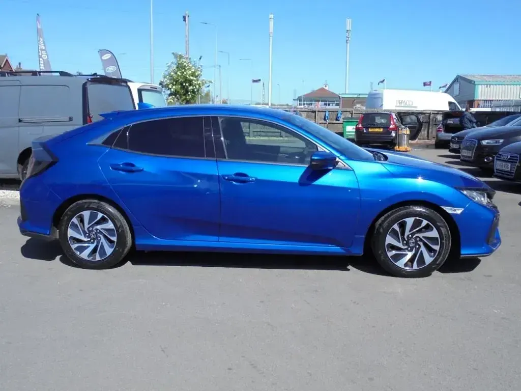 Begagnad Honda Civic SE 126 HK (92 kW) 2019 Blå Halvkombi