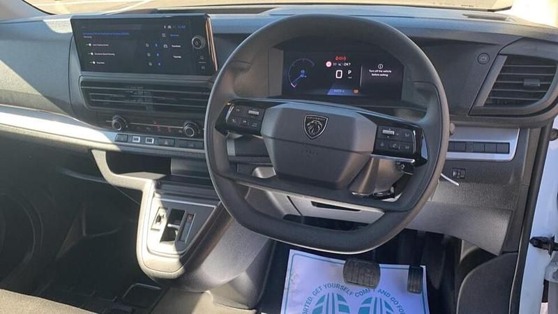 Used Peugeot Expert 143 HP (105 kW) 2025 White Van