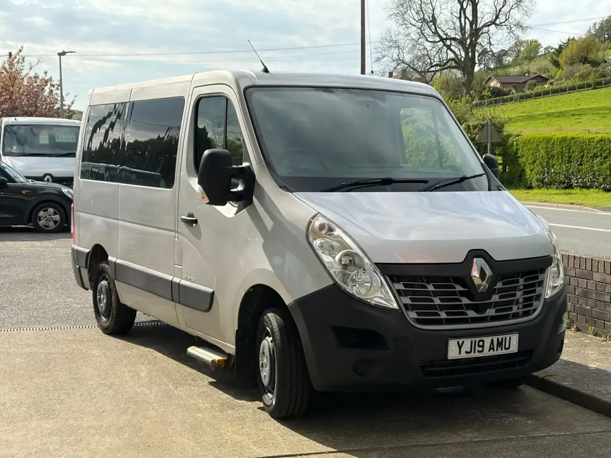 Używany Renault Master Business 2019 Srebrny